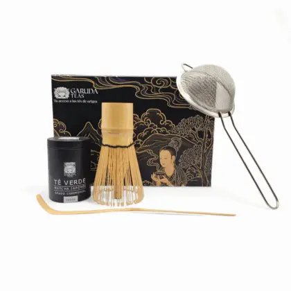 té matcha, tamizador y set de bambú